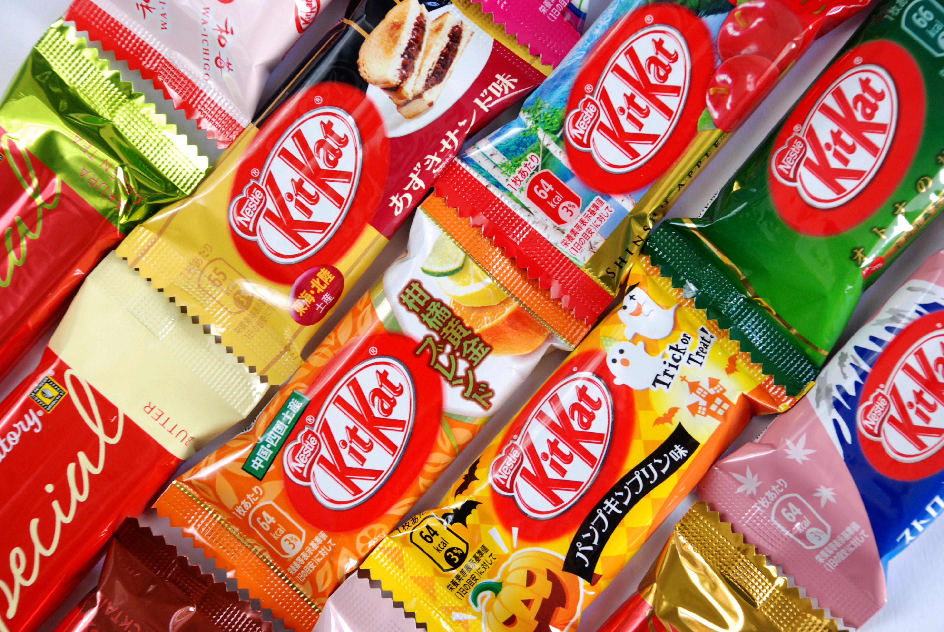 Tasting 17 Japanese Kit Kat Flavors - Om Nom Nomad